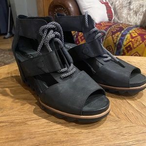 Sorel Joanie Wedge Peep Toe Sandle 10.5 Black